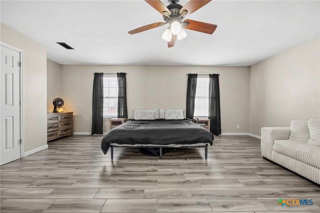 2202 Waterfall Drive, Killeen, TX 76549