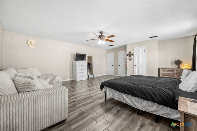 2202 Waterfall Drive, Killeen, TX 76549