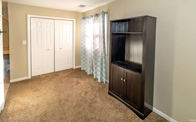 8188 Sycamore Drive, Newburgh, IN 47630