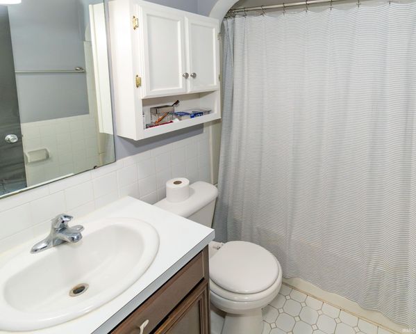 8188 Sycamore Drive, Newburgh, IN 47630