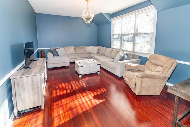 8188 Sycamore Drive, Newburgh, IN 47630