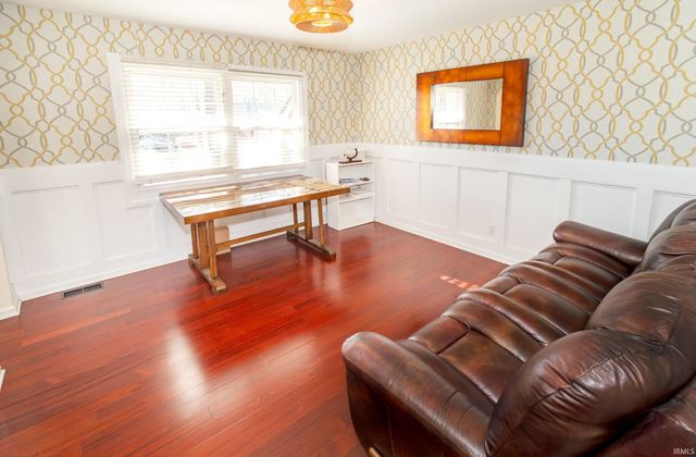 8188 Sycamore Drive, Newburgh, IN 47630