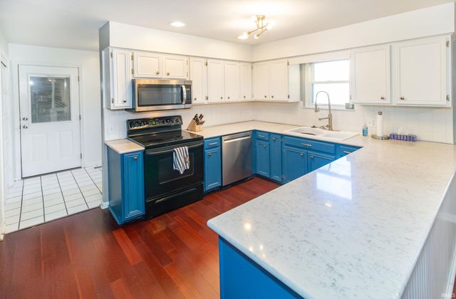 8188 Sycamore Drive, Newburgh, IN 47630