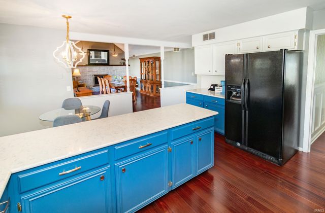 8188 Sycamore Drive, Newburgh, IN 47630