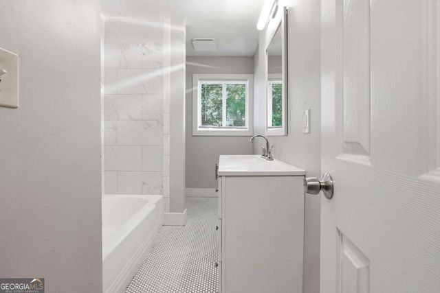 2889 Delray Drive NW, Atlanta, GA 30318