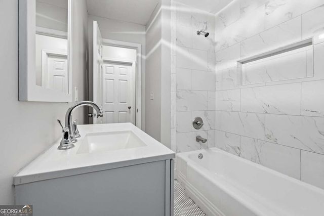 2889 Delray Drive NW, Atlanta, GA 30318