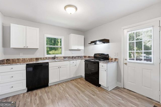 2889 Delray Drive NW, Atlanta, GA 30318