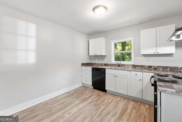 2889 Delray Drive NW, Atlanta, GA 30318