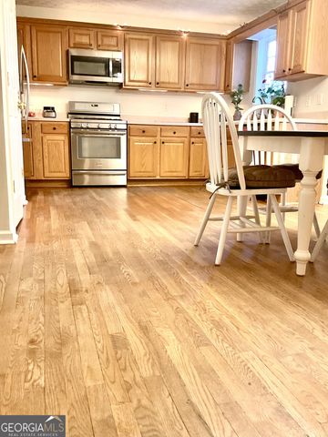 5851 Swan Walk, Sugar Hill, GA 30518