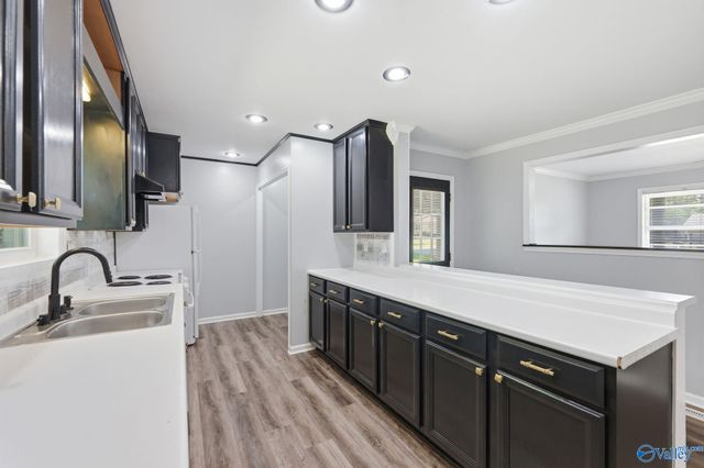 802 Cooper Lane, Hartselle, AL 35640
