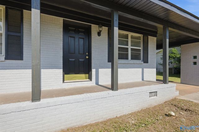 802 Cooper Lane, Hartselle, AL 35640