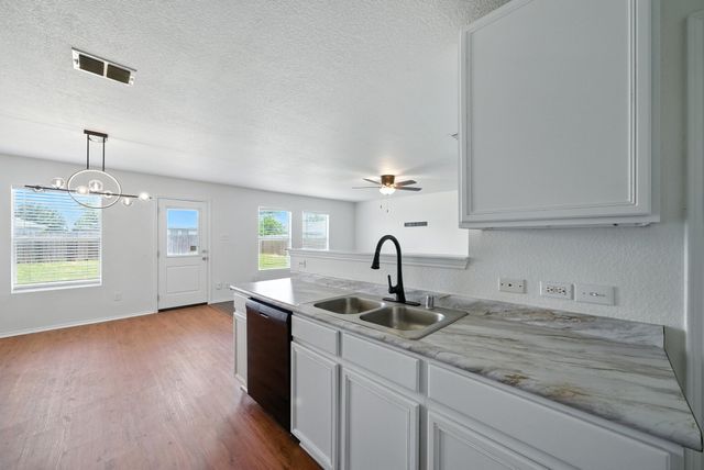 1429 Royal Meadows Trail, Fort Worth, TX 76140
