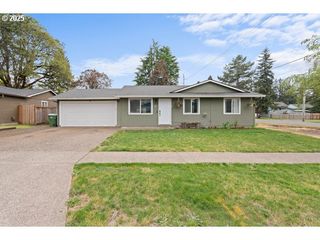 100 N MARKRIS Way, Newberg, OR 97132