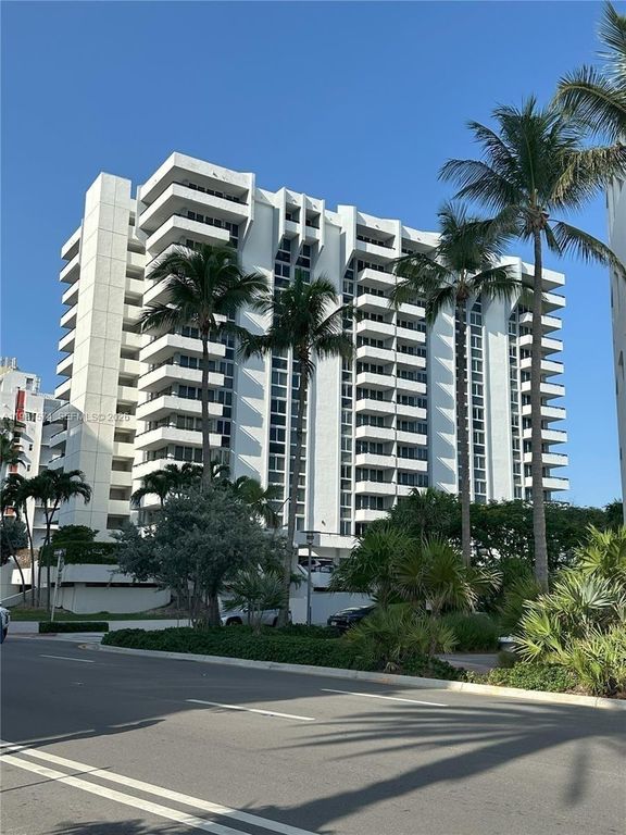 3200 Collins Ave 10-1, Miami Beach, FL 33140