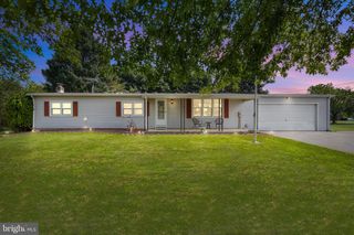 985 VALLEY VIEW RD, Hellam, PA 17406