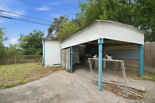 4002 Lamont St, Corpus Christi, TX 78411