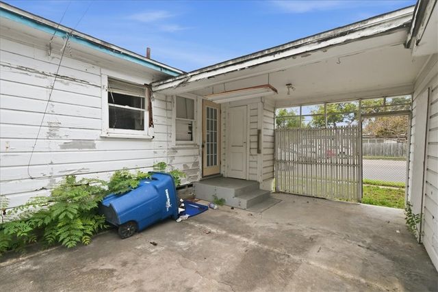 4002 Lamont St, Corpus Christi, TX 78411