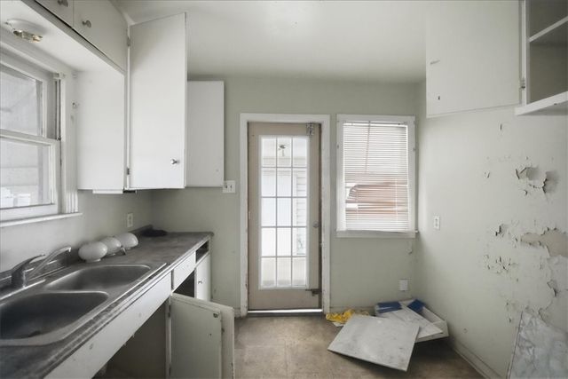 4002 Lamont St, Corpus Christi, TX 78411