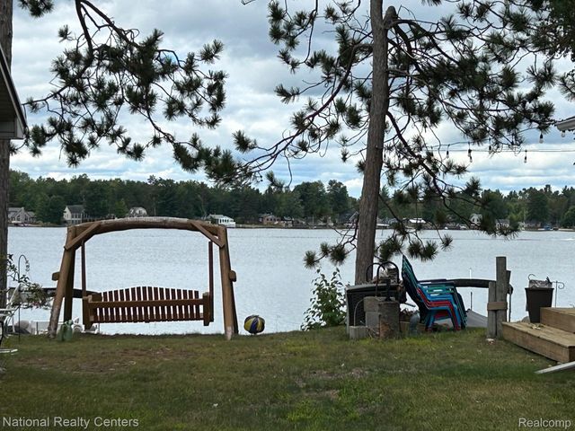 4951 Kokosing Road, Plainfield Township, MI 48739