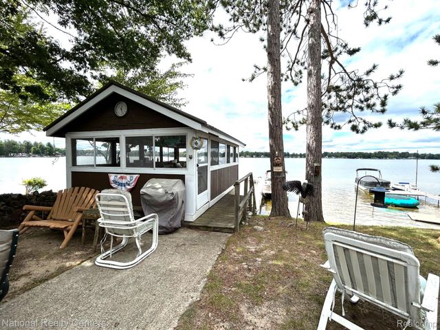 4951 Kokosing Road, Plainfield Township, MI 48739