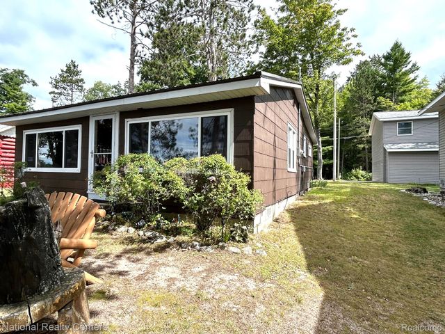 4951 Kokosing Road, Plainfield Township, MI 48739