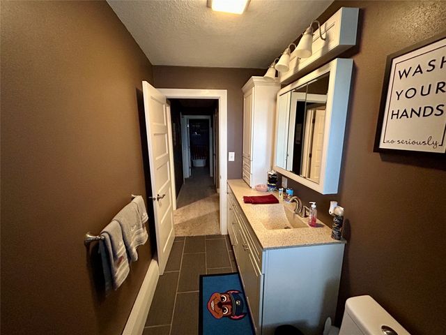 310 S. 8th Street, Chariton, IA 50049