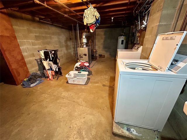 310 S. 8th Street, Chariton, IA 50049