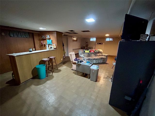 310 S. 8th Street, Chariton, IA 50049