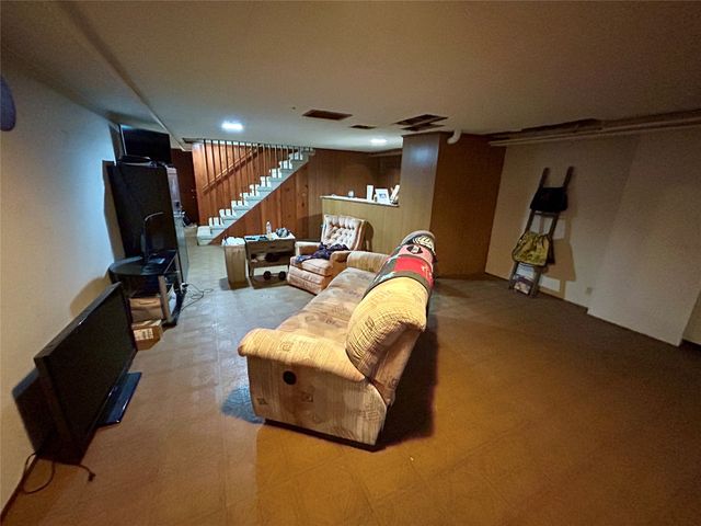 310 S. 8th Street, Chariton, IA 50049
