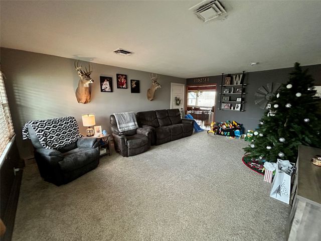 310 S. 8th Street, Chariton, IA 50049