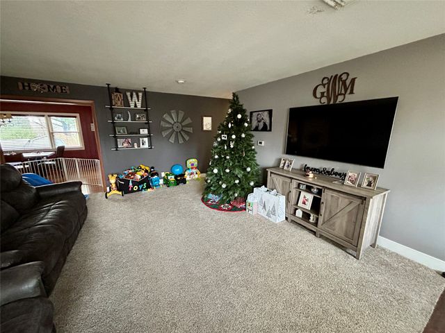 310 S. 8th Street, Chariton, IA 50049