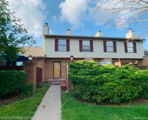 38862 Country Circle, Farmington Hills, MI 48331