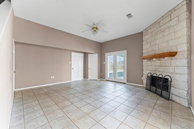 400 Homeyer Mountain Road, Burton, TX 77835