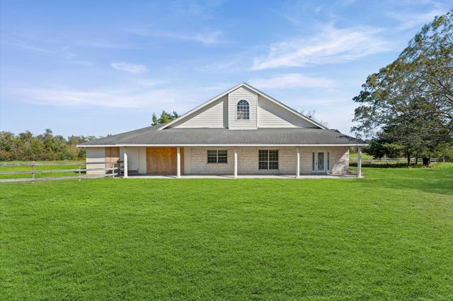 400 Homeyer Mountain Road, Burton, TX 77835