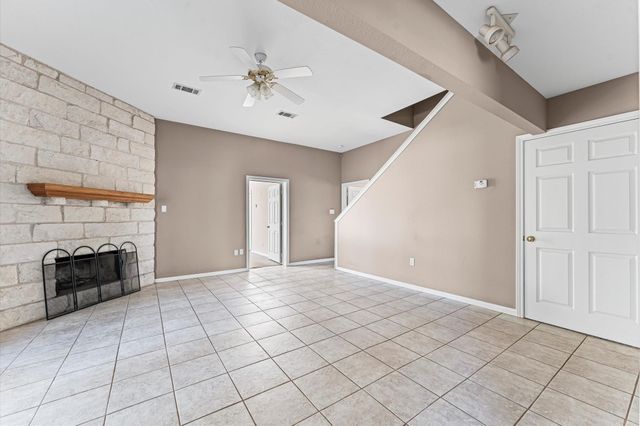 400 Homeyer Mountain Road, Burton, TX 77835