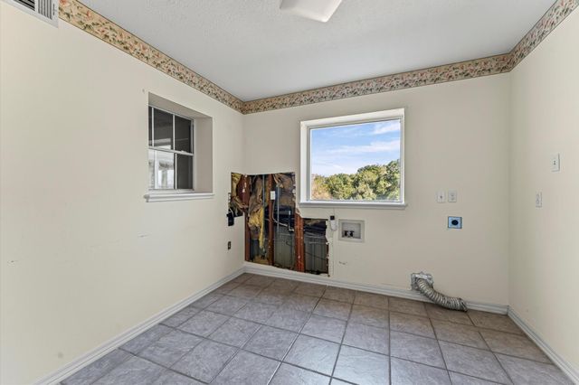 400 Homeyer Mountain Road, Burton, TX 77835