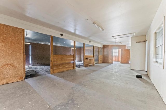 400 Homeyer Mountain Road, Burton, TX 77835