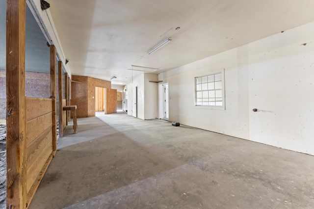 400 Homeyer Mountain Road, Burton, TX 77835