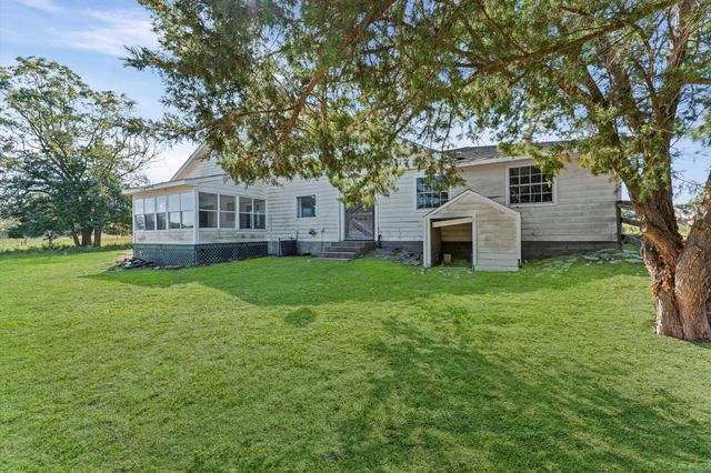 400 Homeyer Mountain Road, Burton, TX 77835