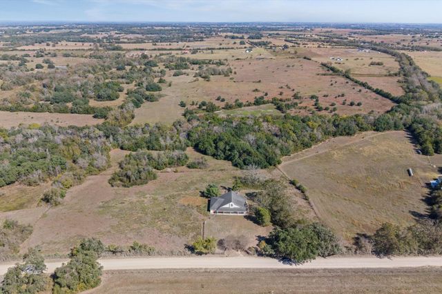 400 Homeyer Mountain Road, Burton, TX 77835