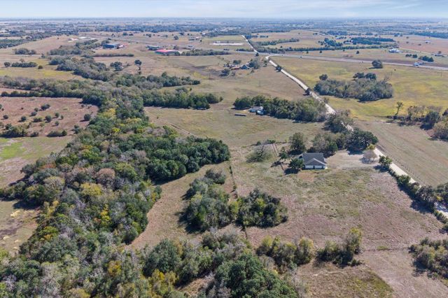 400 Homeyer Mountain Road, Burton, TX 77835