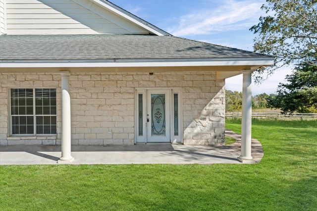 400 Homeyer Mountain Road, Burton, TX 77835