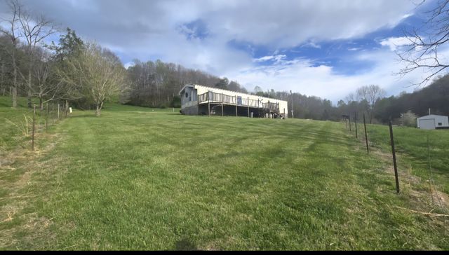 109 Creek Bend Ln, Manchester, TN 37355