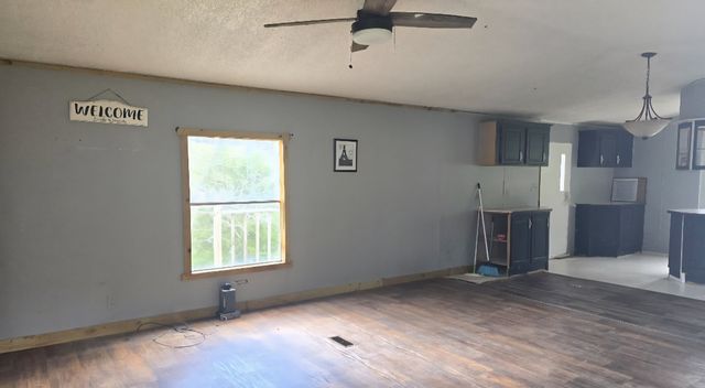 109 Creek Bend Ln, Manchester, TN 37355