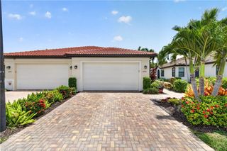 1482 Oceania DR S, Naples, FL 34113