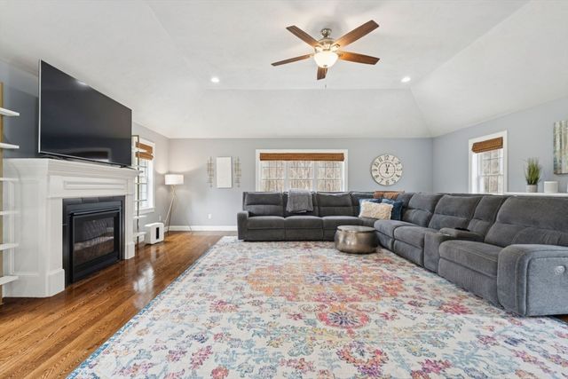 93 Glenwood Pl Ext, Rutland, MA 01543