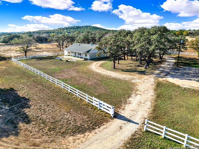 16103 State Highway 16 N, Medina, TX 78055