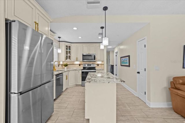 7318 S KISSIMMEE STREET, Tampa, FL 33616