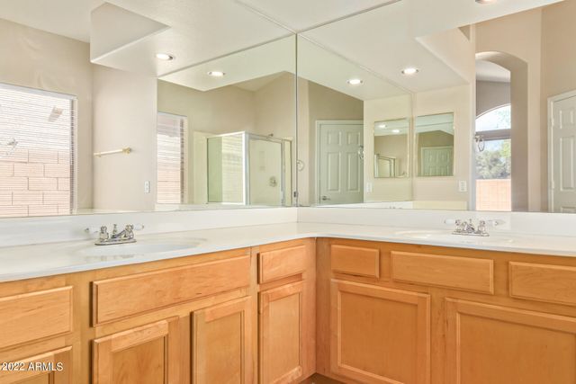 962 W Desert Broom Court, Chandler, AZ 85248
