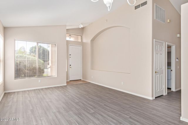 962 W Desert Broom Court, Chandler, AZ 85248